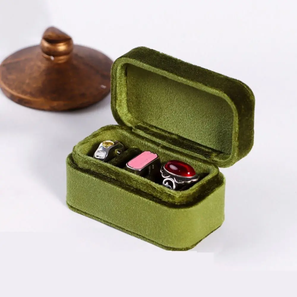 

Portable Luxury Velvet Rings Holder Square Anti-collision Rings Display Case Storage Proposal Rings Bearer Box Gifts