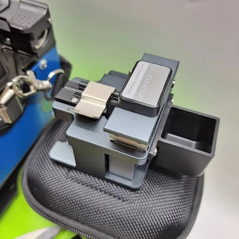 Hochwertige, 100 % neue Glasfaserausrüstung, 6 Motor Fusion Splicer Toolkit, Spleißmaschine für optische Kernschweißgeräte