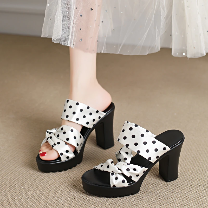 

New Summer Sexy Polka Dot Open Toe Sandals Fashionable Square Heel Platform Womens Slippers 2026 Outdoor Casual Party High Heels