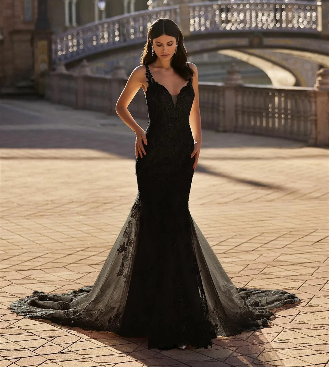 Customized Elegant Long V-Neck Black Tulle Wedding Dresses Mermaid Lace Zipper Back Sweep Train Bridal Gown for Women