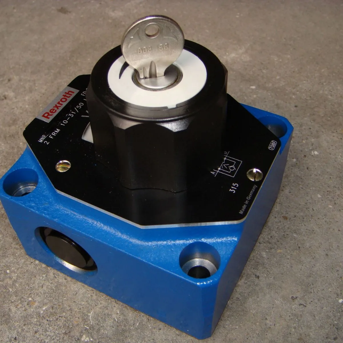 

2FRM10-3X/50L two-way flow control valve