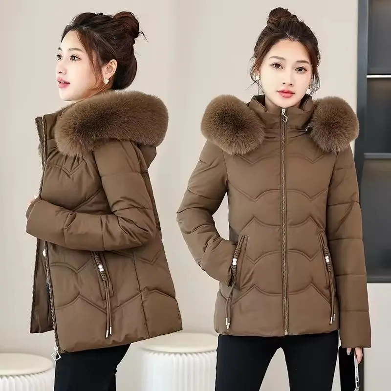 

2025 Новая модная зимняя куртка женская короткая парка повседневное хлопковое стеганое пальто с капюшоном с меховым воротником толстая теплая верхняя одежда-пуховик женская