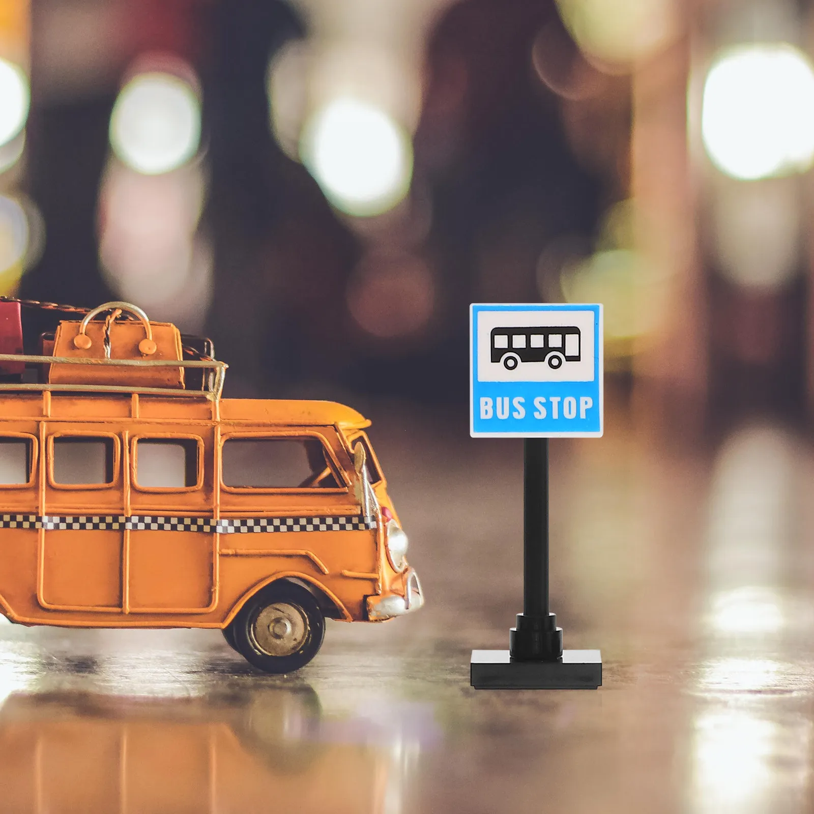 

Набор дорожных знаков для города: пластиковые аксессуары, реалистичная имитация, миниатюрные элементы для обучения, имитация уличных и железнодорожных перекрестков для игр