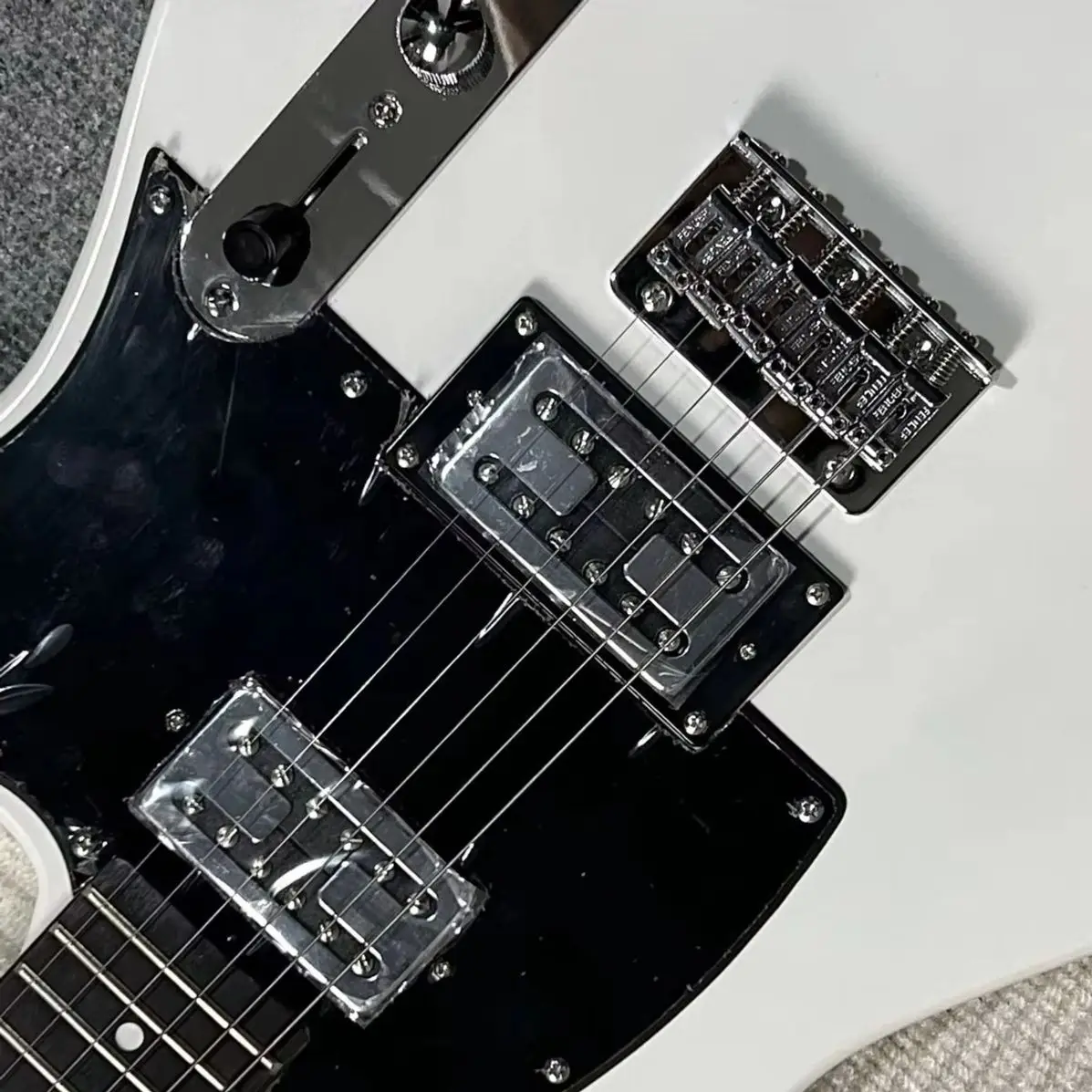 White Electric Guitar Rosewood Fretboard Mahogany Body HH Pickups view 4