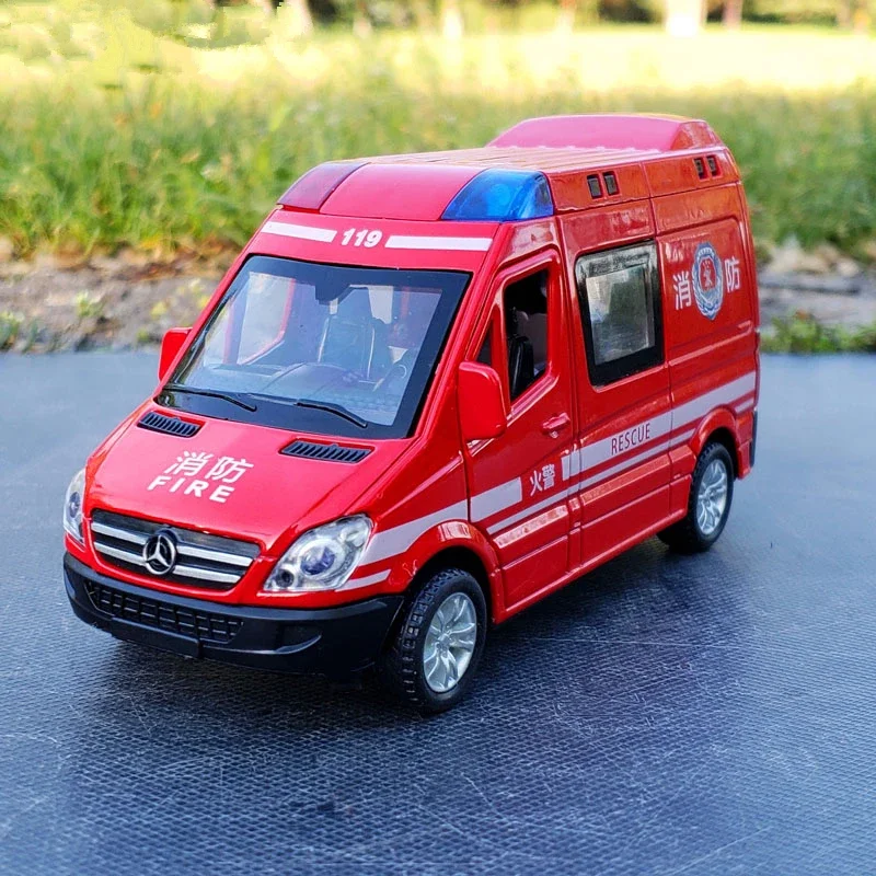 1:32 liga ambulância modelo de carro diecasts metal brinquedo motor de bombeiros modelo de carro de polícia coleção som luz simulação crianças brinquedos presente