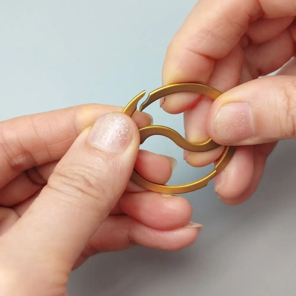 

Titanium Alloy Key Rings High Quality Super Lightweight Real Titanium Alloy KeyRings Pendant Male Creativity Gift