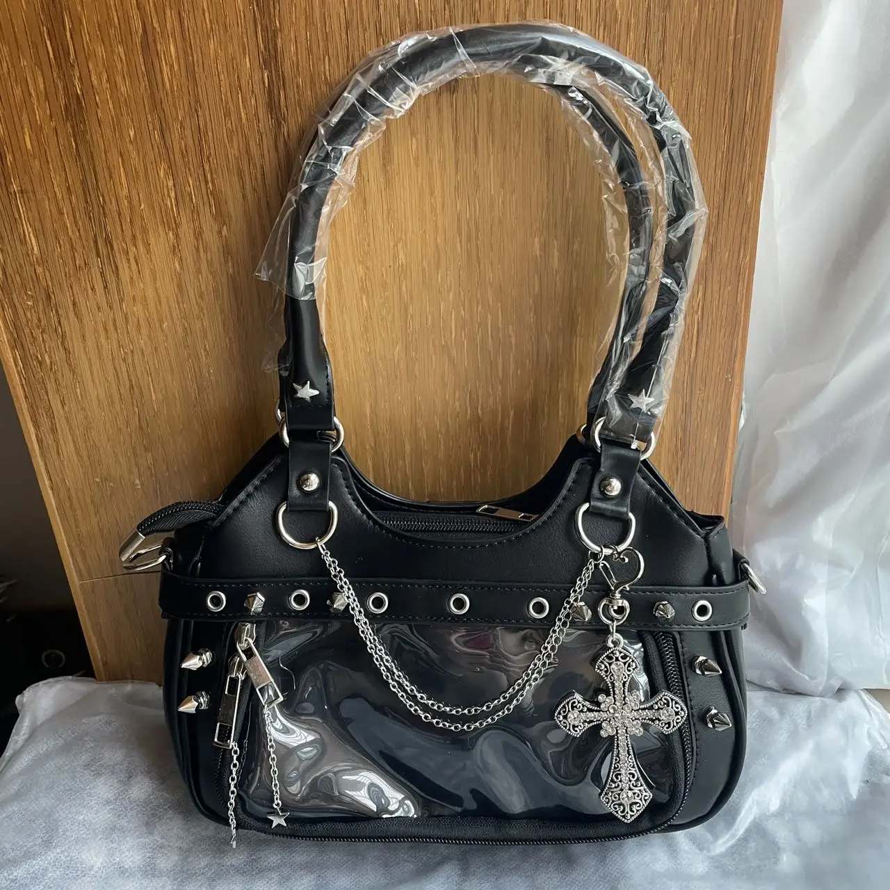 

Сумка в стиле панк из черной кожи с подвеской-крестом, модная женская сумка для стильных девушек