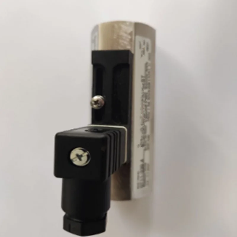 مفتاح ضغط جديد وأصلي 100% 0711-339.4 شحن سريع عبر FedEx أو DHL Express!