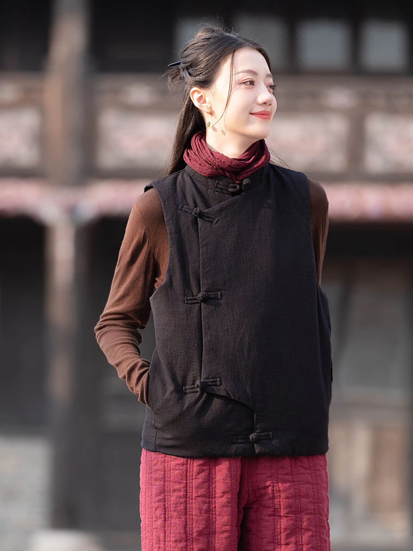 Women's Cotton Linen Jacket Winter Warm Traditional Chinese Style Vest Button Design Outerwear Comfortable Breathable Top