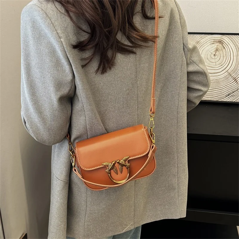 

Fashionable solid color retro single shoulder handbag, simple and atmospheric small square bag, commuting crossbody bag