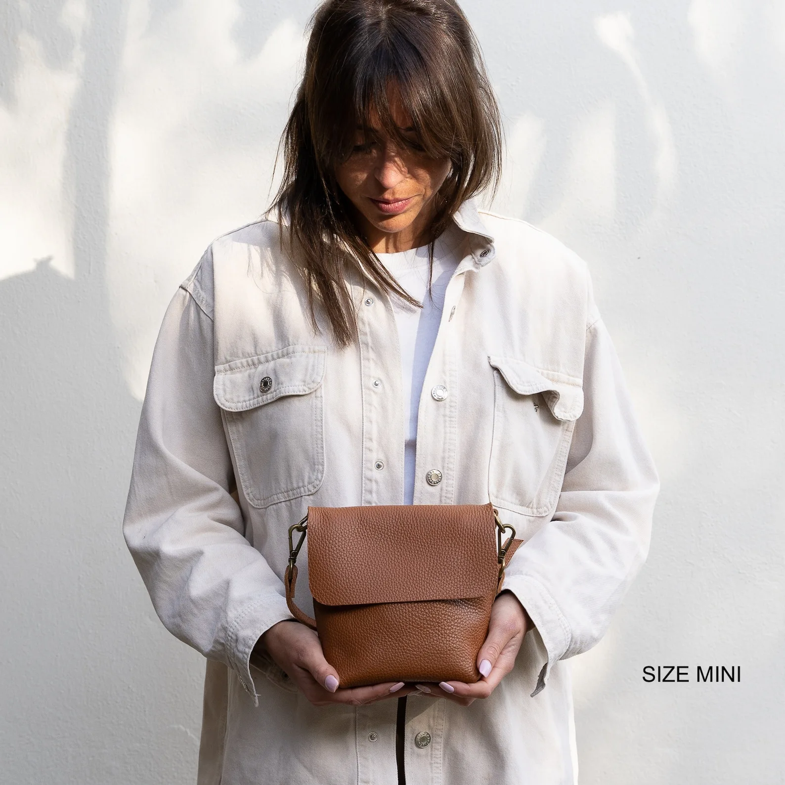 

NGGU Minimalist Leather Crossbody Bag - Perfect for Any Occasion