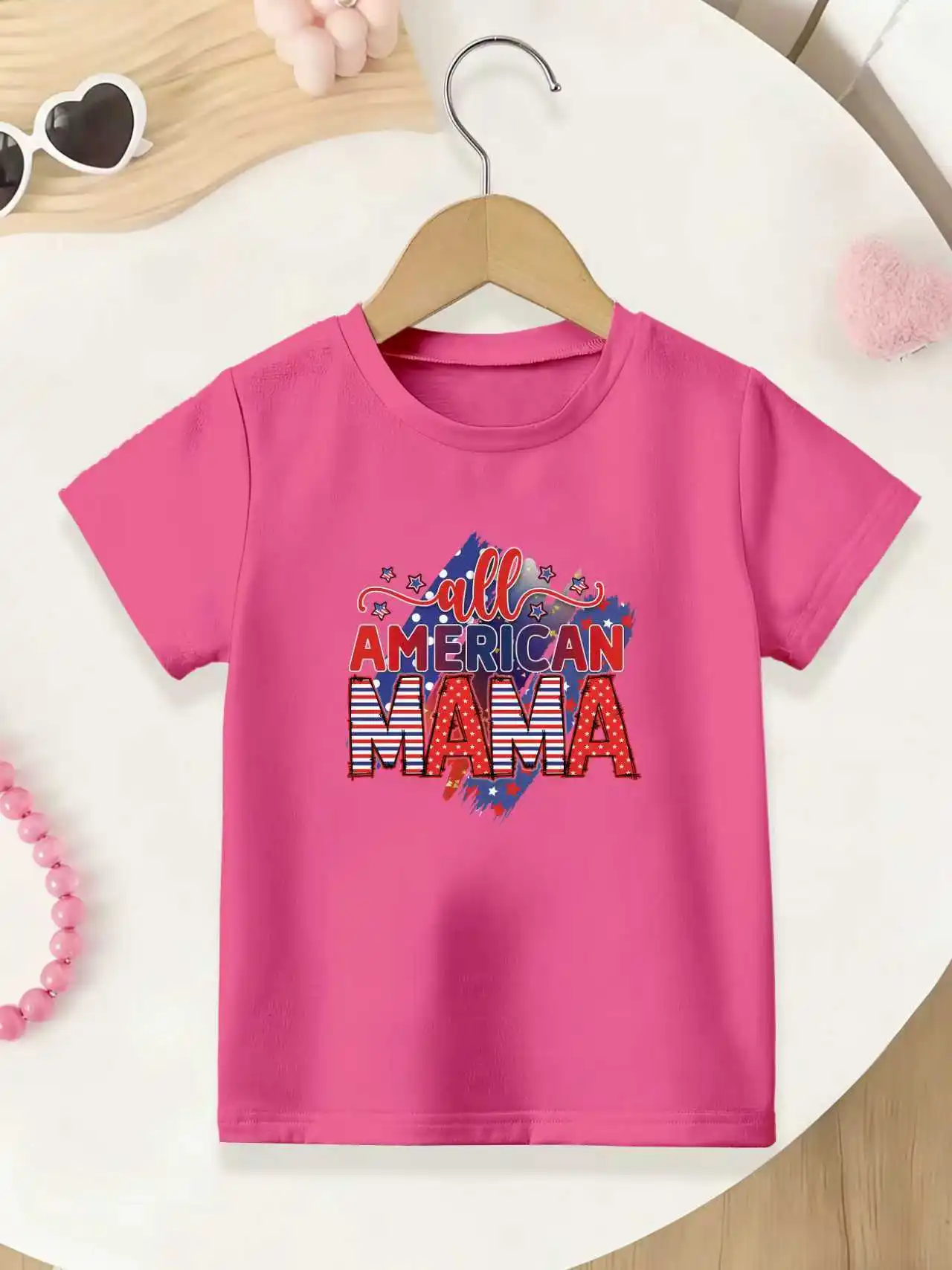 

1 шт.: летняя футболка с коротким рукавом для девочек на День независимости и День матери, с мультяшным принтом в американском стиле, с надписью «Мама»