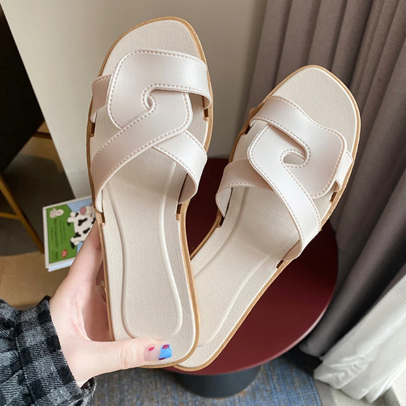 

Женские нескользящие сандалии на плоской подошве с перекрестными ремешками, летние уличные модные красивые тапочки для мам, удобные дышащие тапочки