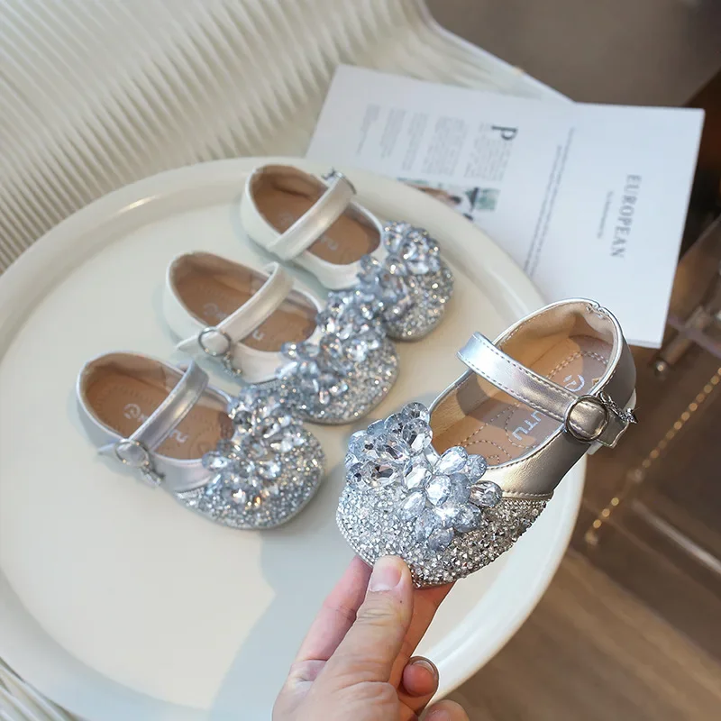 Zapatos de cuero de princesa para niñas, zapatos de Ballet de lujo con diamantes de imitación para primavera y otoño, zapatos planos informales a la moda para fiesta de boda