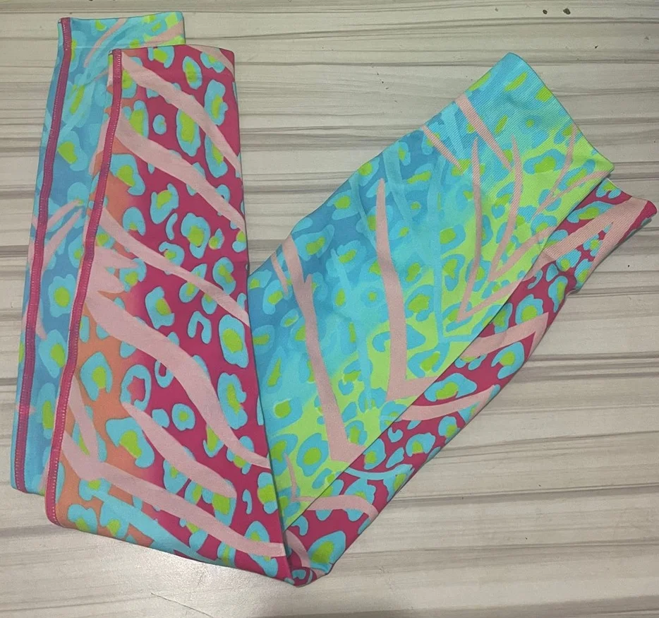 Leggings elásticos de punto sin costuras para mujer, mallas deportivas de cintura alta, realce de glúteos, delgadas, para Yoga, gimnasio y entrenamiento, novedad