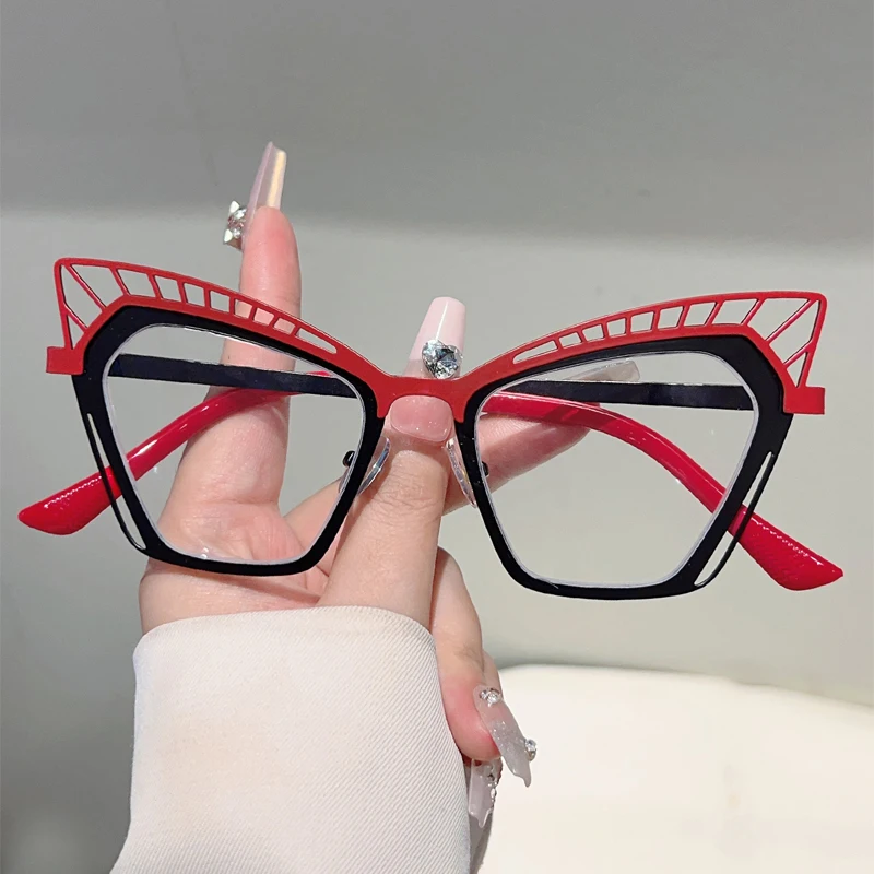 KAMMPT Cat-Eye-Brille für Damen, 2025, modische Brille mit ausgehöhltem Rand, trendige Vintage-Schmetterlings-blaues Licht blockierende optische Rahmen