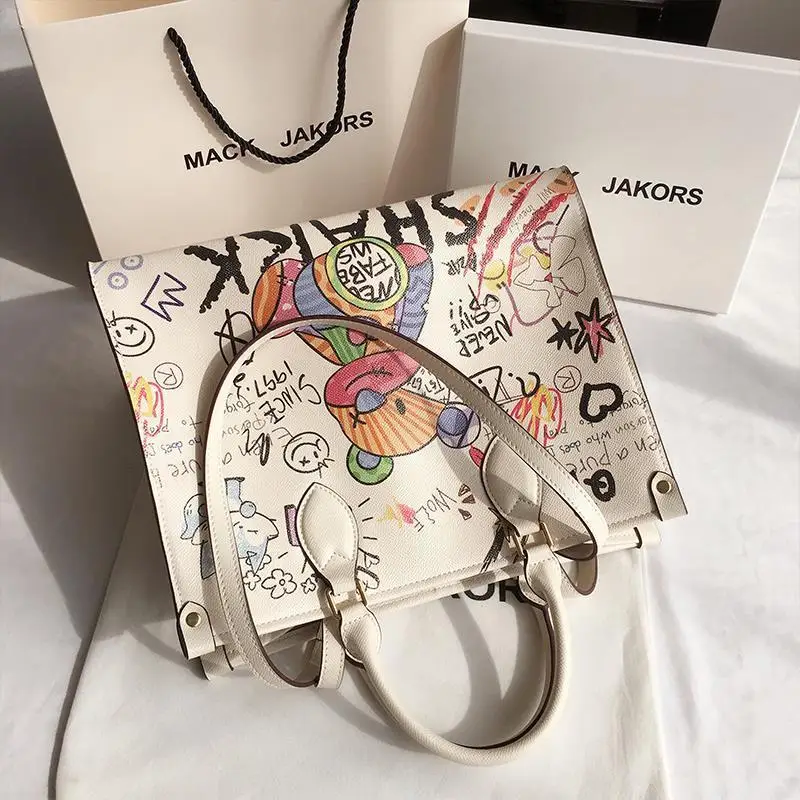 Cartoon Graffiti Women Bags 2023 Luxury Designer Bag Famous Brand Bear Printed Leather Shoulder Bag Travel Tote Handbags Purses