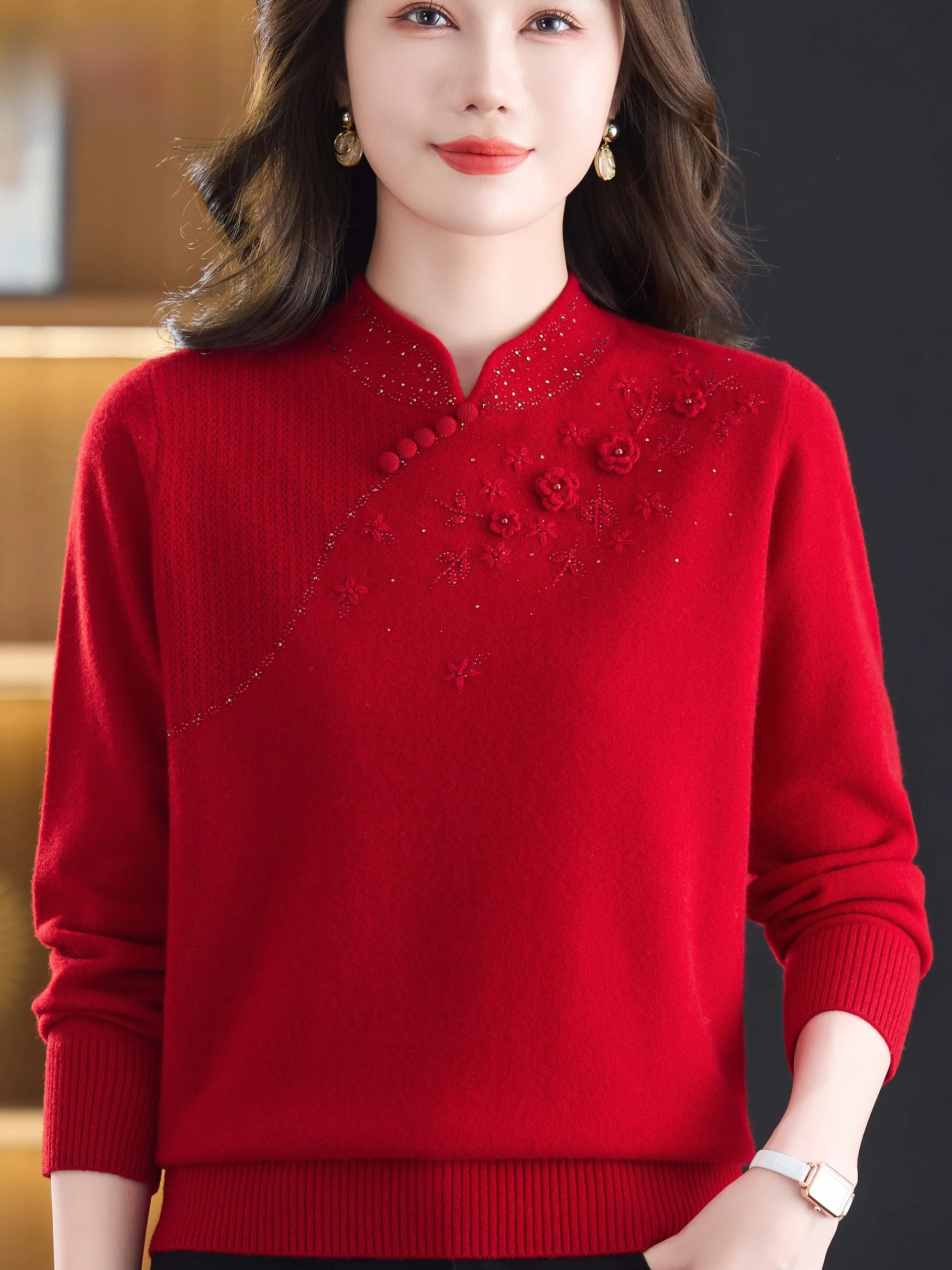 

Осень-зима, новинка, китайский Sle 00, женская одежда с воротником Ципао из чистой шерсти среднего возраста, одежда для мамы, год зодиака, красный, высококачественная основа irt