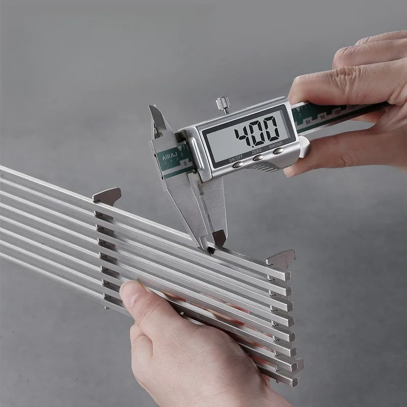 غطاء تصريف أرضي بشريط طويل من الفولاذ المقاوم للصدأ 304، خندق تصريف غرفة الاستحمام السميك، المجاري فقط مع غطاء تصريف الأرضية