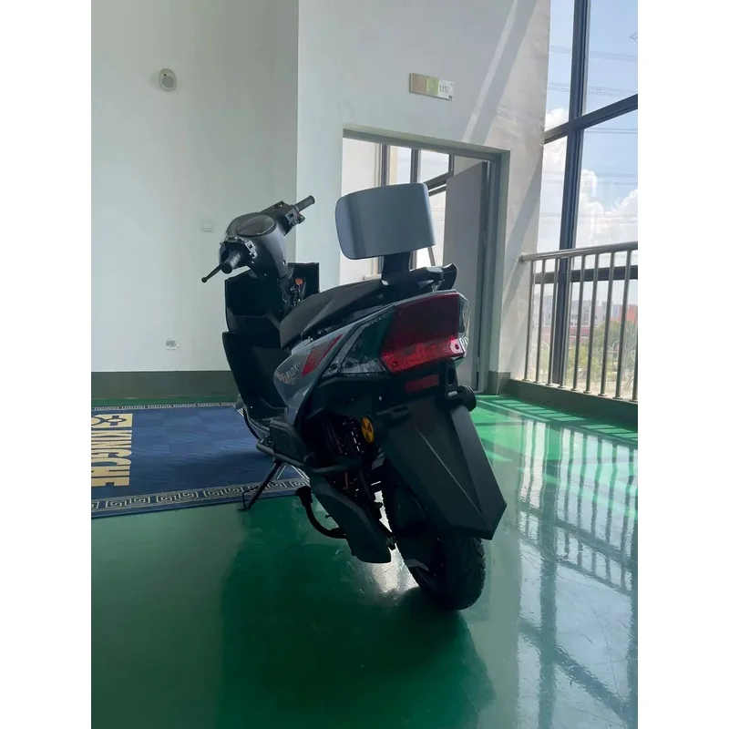 Sport Motorcycle Two Wheel Scooter Adult Factory Direct Price Hot Selling 1200W Motor Moped