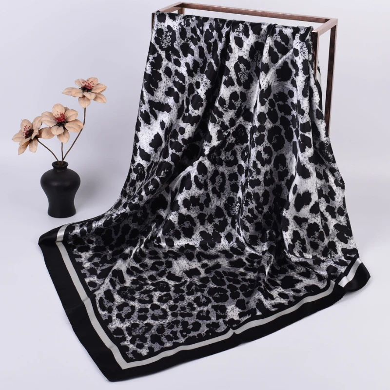 New Leopard Print Scarf in Autumn Winter 90x90 Square hijab New Arrivals 2024 luxury Scarf Women Thin Scarf Modal Hijab Uv Mask