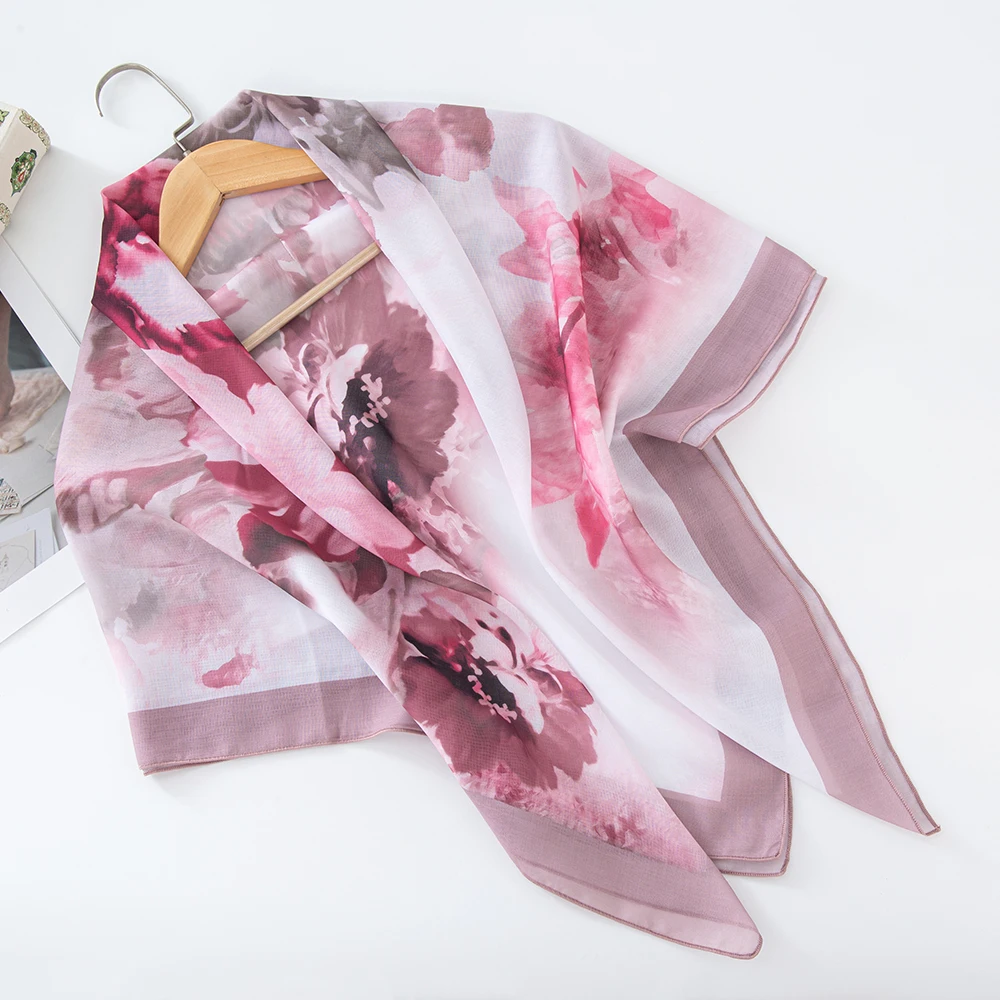 Hot Sale Malaysia Tudung Bawal Flower Print Hijab New Design Headscarf Premium Cotton Voile Soft Fashion Muslim Square Scarf