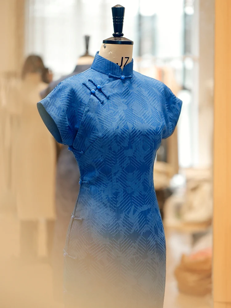 

Новое китайское синее женское модное длинное ципао в старинном стиле, для повседневной носки, из полиэфирного волокна