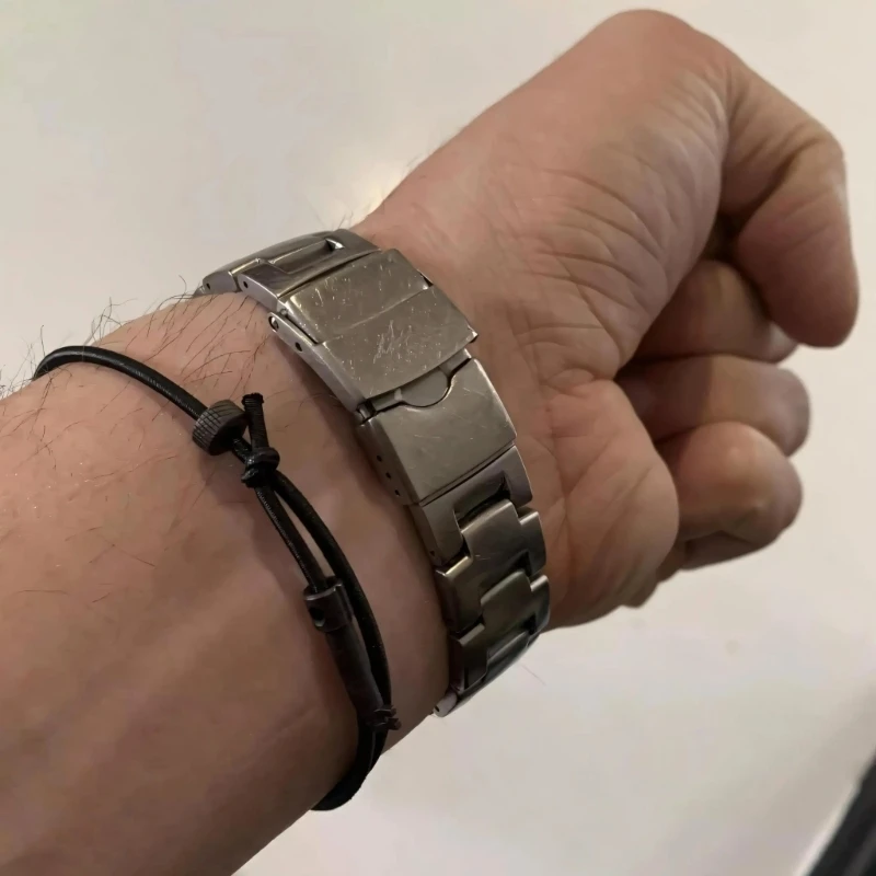 Safety Bracelet For Camping Hiking And Car Emergencies