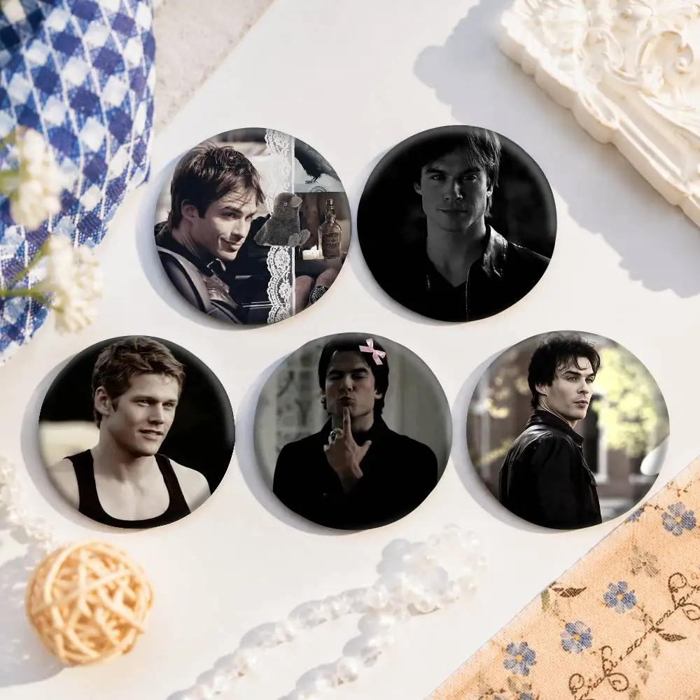 A-The V-Vampire Diaries-es Round Snap-in Brooches Rock Band Lapel Pins Badges Fan Collection Accessories Jewelry Handmade Gifts