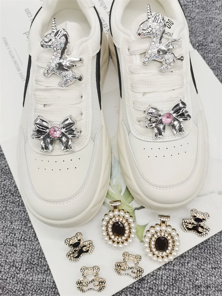 

2PCS Silvery Unicorn Shoelace Charms ABS Rhinestone Buckles Decorations DIY Luxury Perfume Shoe Lace Clips Accessories Fit Boots
