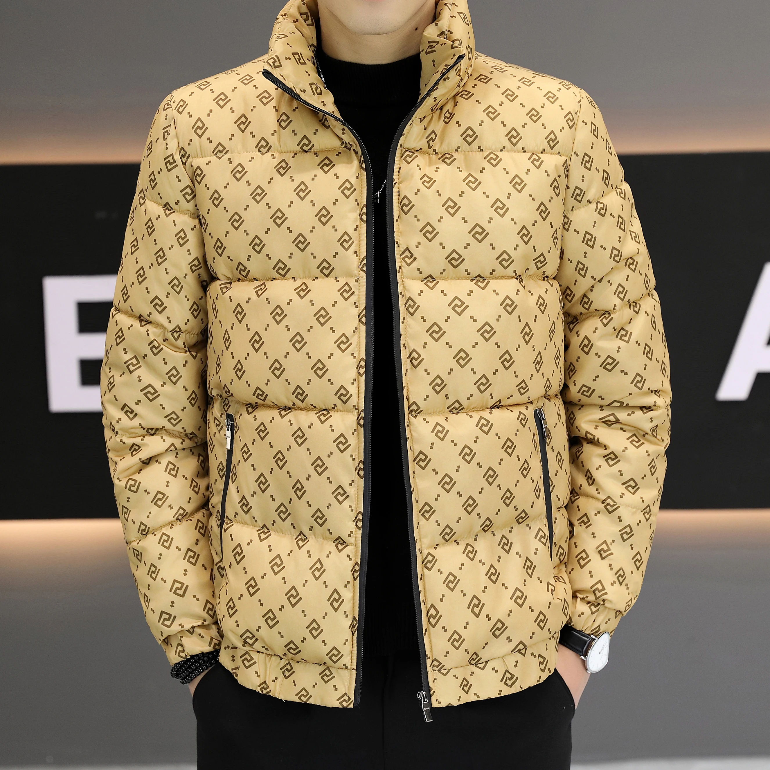 سترة قطنية شتوية للرجال عالية الجودة باللون الأسود والذهبي لعام 2025 سترة قطنية متعددة الاستخدامات للترفيه #3