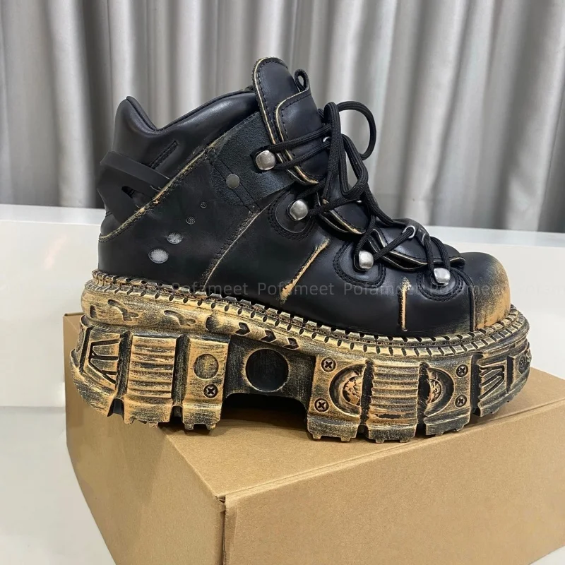 موضة ريترو المتسكعون النساء الأحذية جولة تو سميكة وحيد جلد طبيعي المسامير ديكور العتيقة حذاء كاجوال المتسكعون نمط الشارع