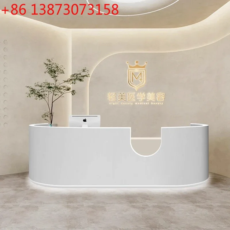 

Простая кремовая стойка-ресепшн для салона красоты, магазина одежды, бара, йога-студии, медицинских учреждений, салонов красоты, стоматологий