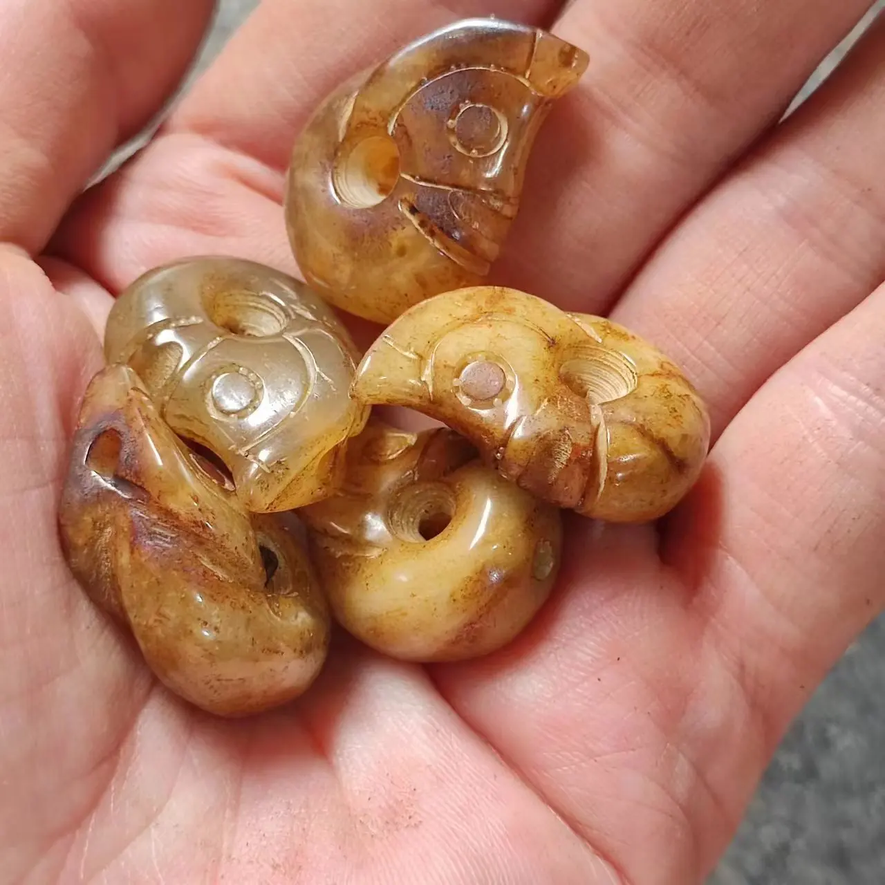 1pcs/lot Hongshan Culture Jade Pig Dragon Ball Pendant Gao Gu Jade Pendant collectible made of natural jade antique beads taki