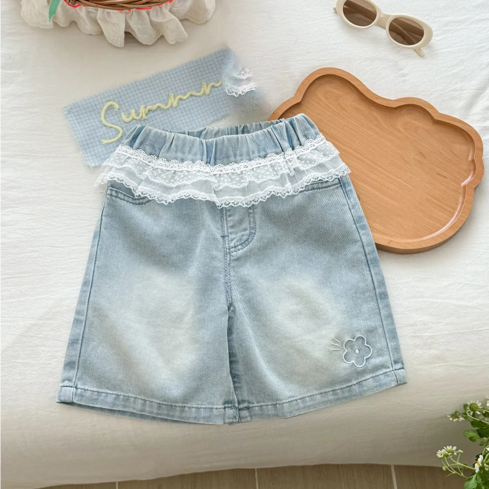 

Baby Girl Lace Splicing Denim Shorts Summer Girls Loose Short Pants Sweet Flower Embroidered Knee-length Jean Pants ﻿