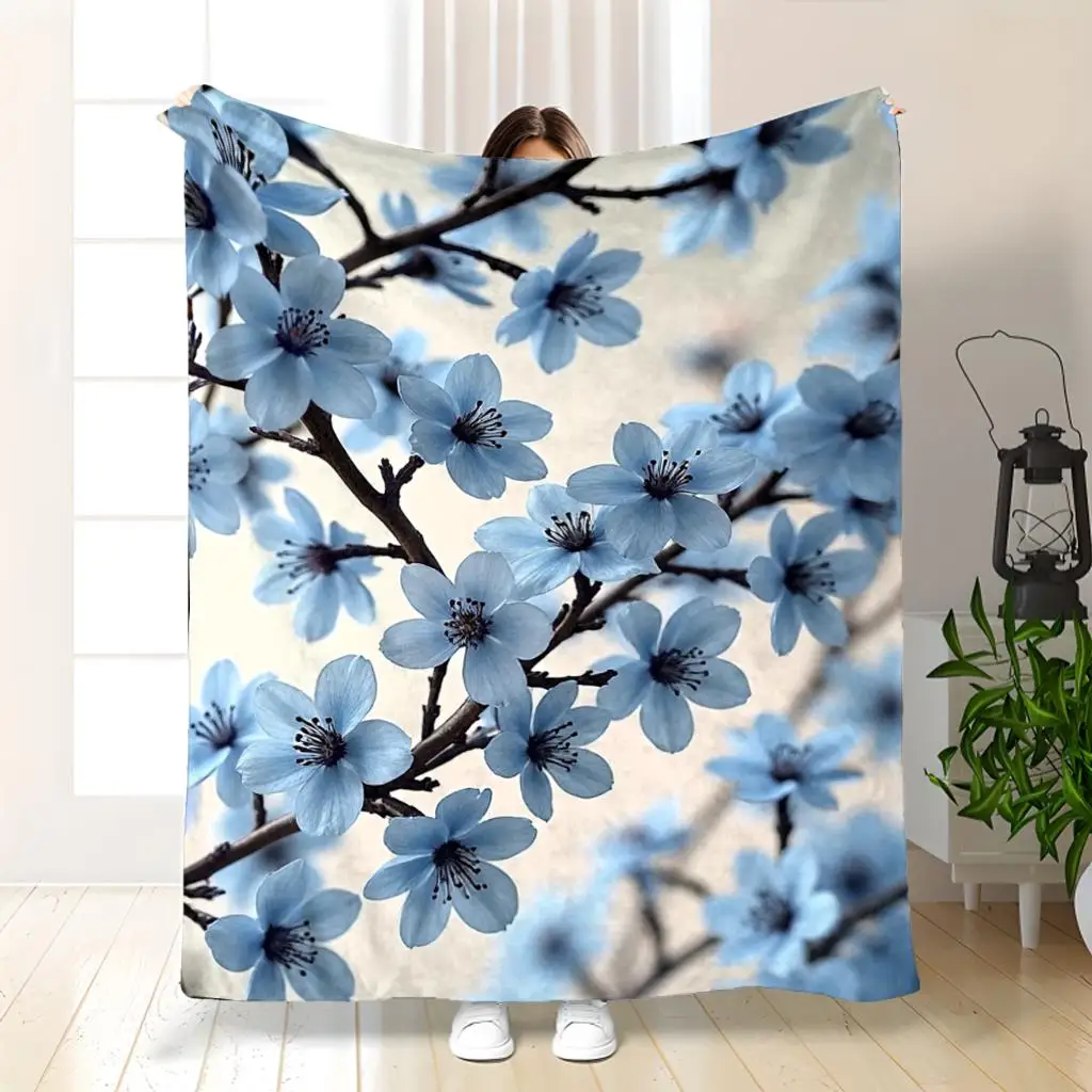 

Blue and white cherry blossom pattern blanket, machine washable polyester fabric suitable for bedroom and living room decoration