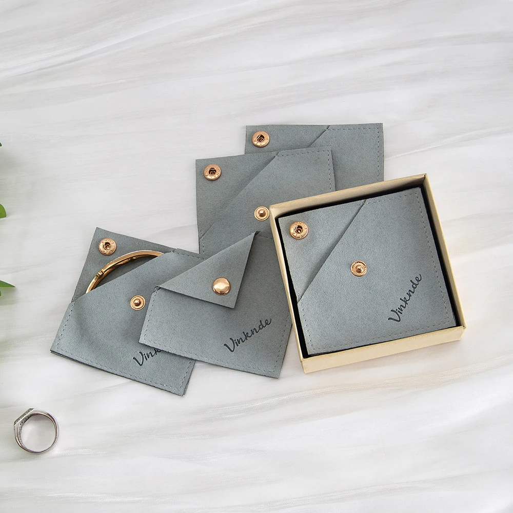 

50Pcs Custom Print Logo Triangle Microfiber Button Snap Bag Earring Necklace Mini Container Wedding Gift Holiday Packaging Pouch