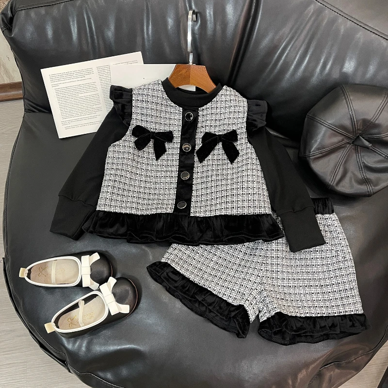 Girls\' Suit Autumn New Girls\' Plaid Small Fragrance Children\'s Sleeveless Top + Long-sleeved Base Shirt + Shorts 3pcs