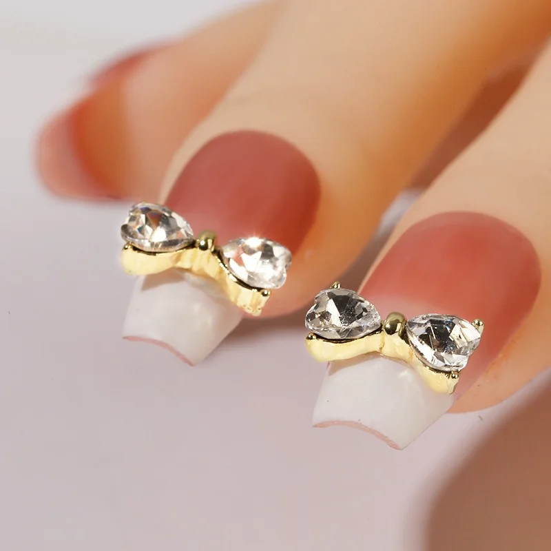 Beautifully Heart-shaped Nail Art Versatile Dazzling Manicure Nail Trend Obsession With Beauty Fashionable Sparkling