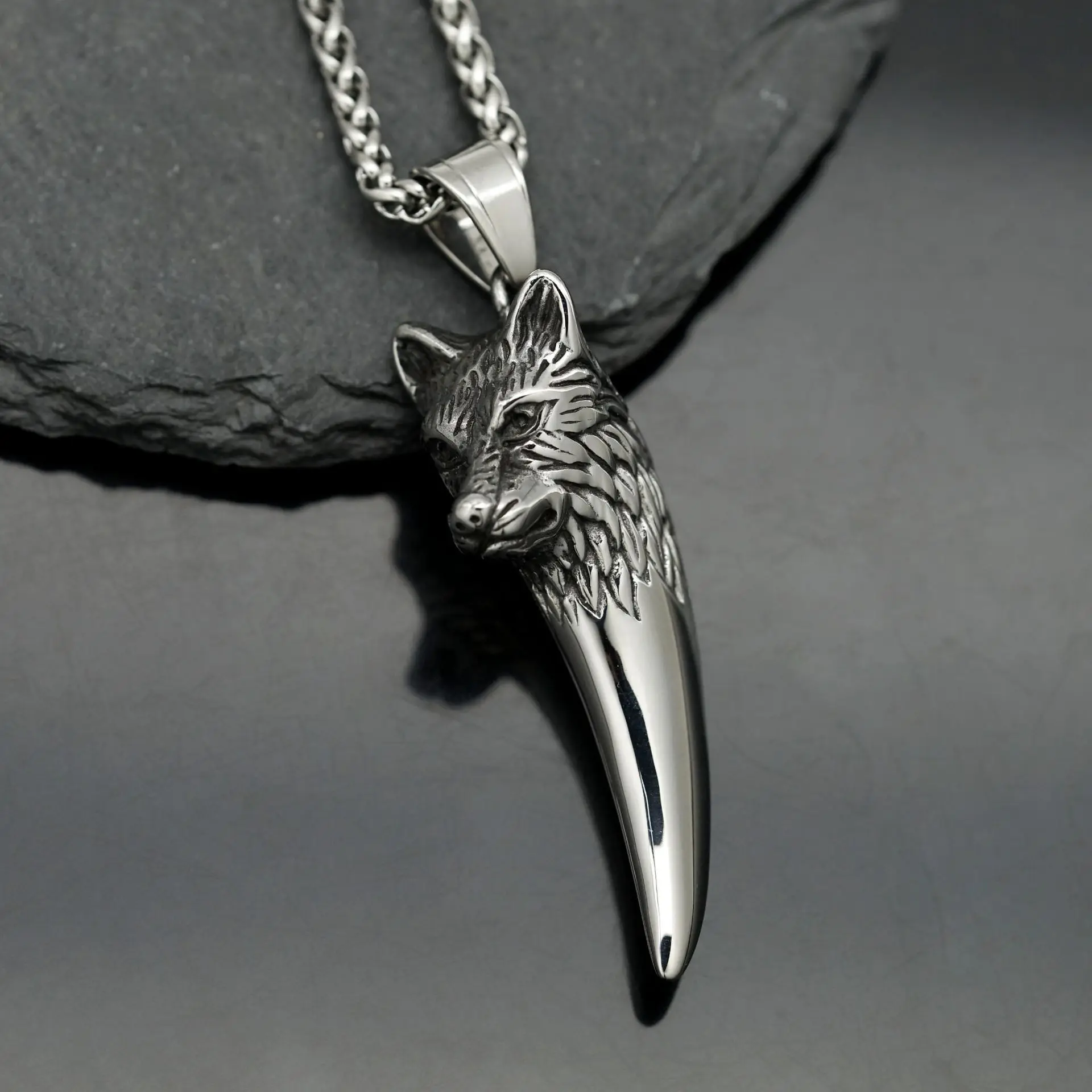 Punk Viking Wolf Tooth Pendant Necklace for Men Women Nordic Stainless Steel Wolf Necklace Biker Amulet Jewelry Gift Wholesale