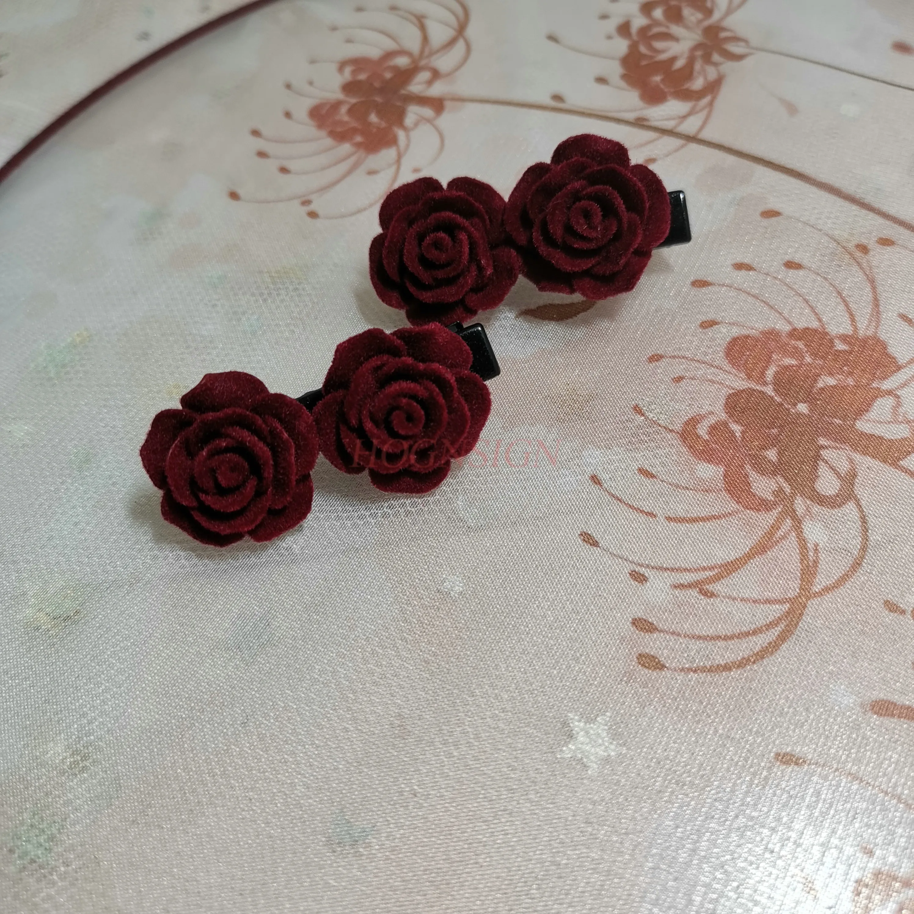 مشبك شعر على شكل زهرة الكاميليا الحمراء، مشبك غرة، إكسسوار شعر على شكل زهرة، غطاء رأس، إكسسوار للطالبات والفتيات