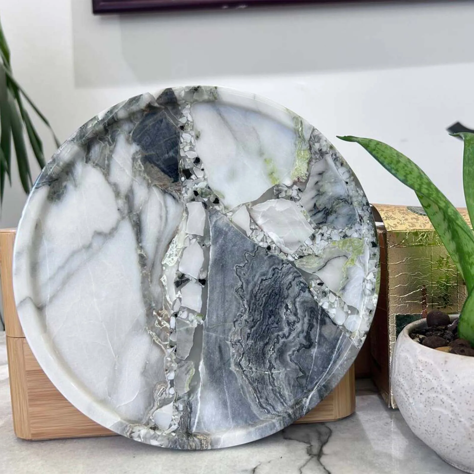 

9.4 inch Natural Marble Tray Cold Jade Round Tray For Jewelry Perfume Storage, Art Photography, Light Luxury Style Home Deco