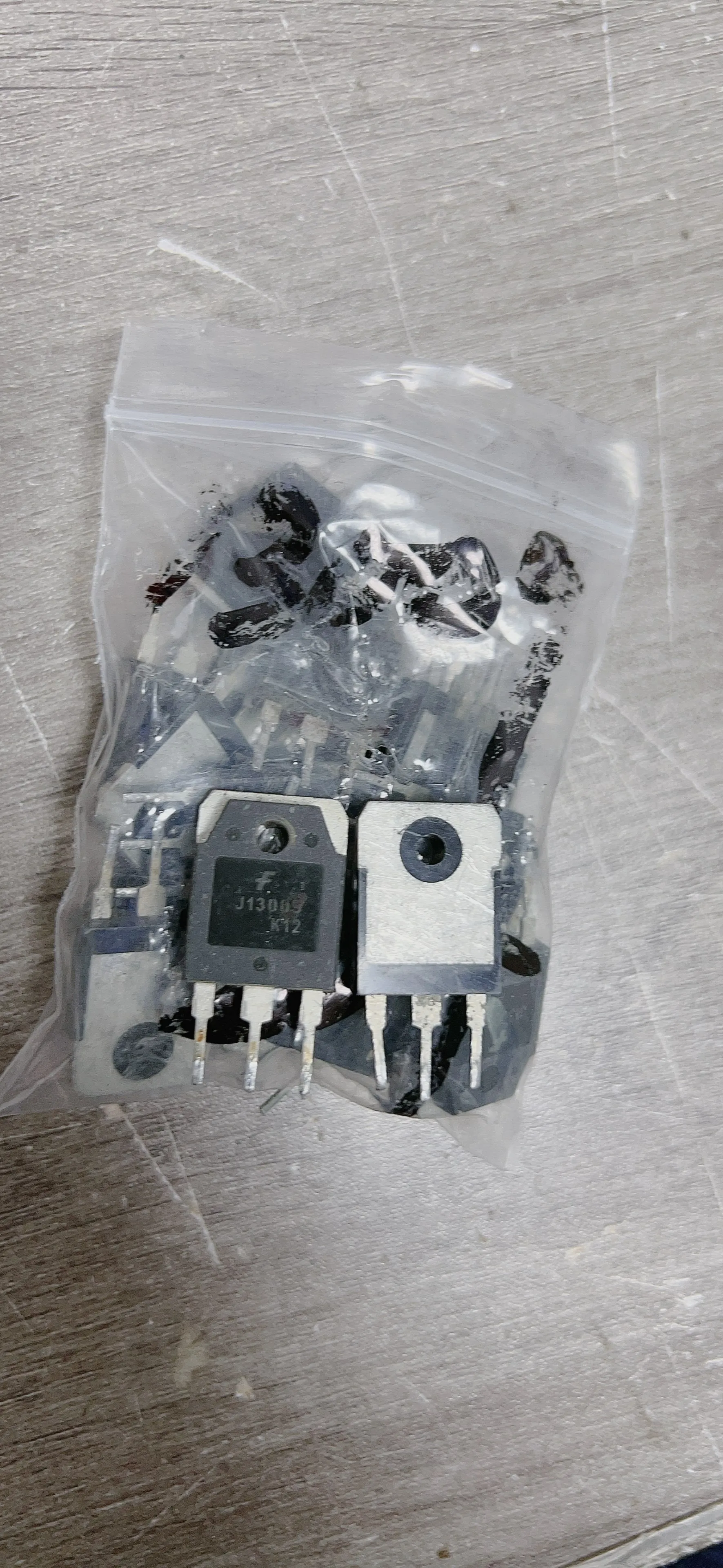 E13009L J13009 E13009 Original Imported High Power Switching Triode TO-3P        20PCS -1lot