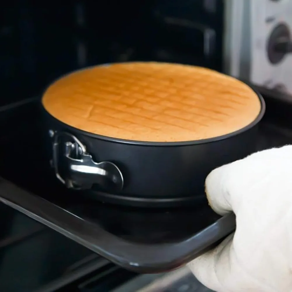 2 in 1 7 in Chiffon Cake Pan with Buckle Detachable Bottom Springform Cake Pan Carbon Steel Non-stick Hollow Chimney Cake Mold