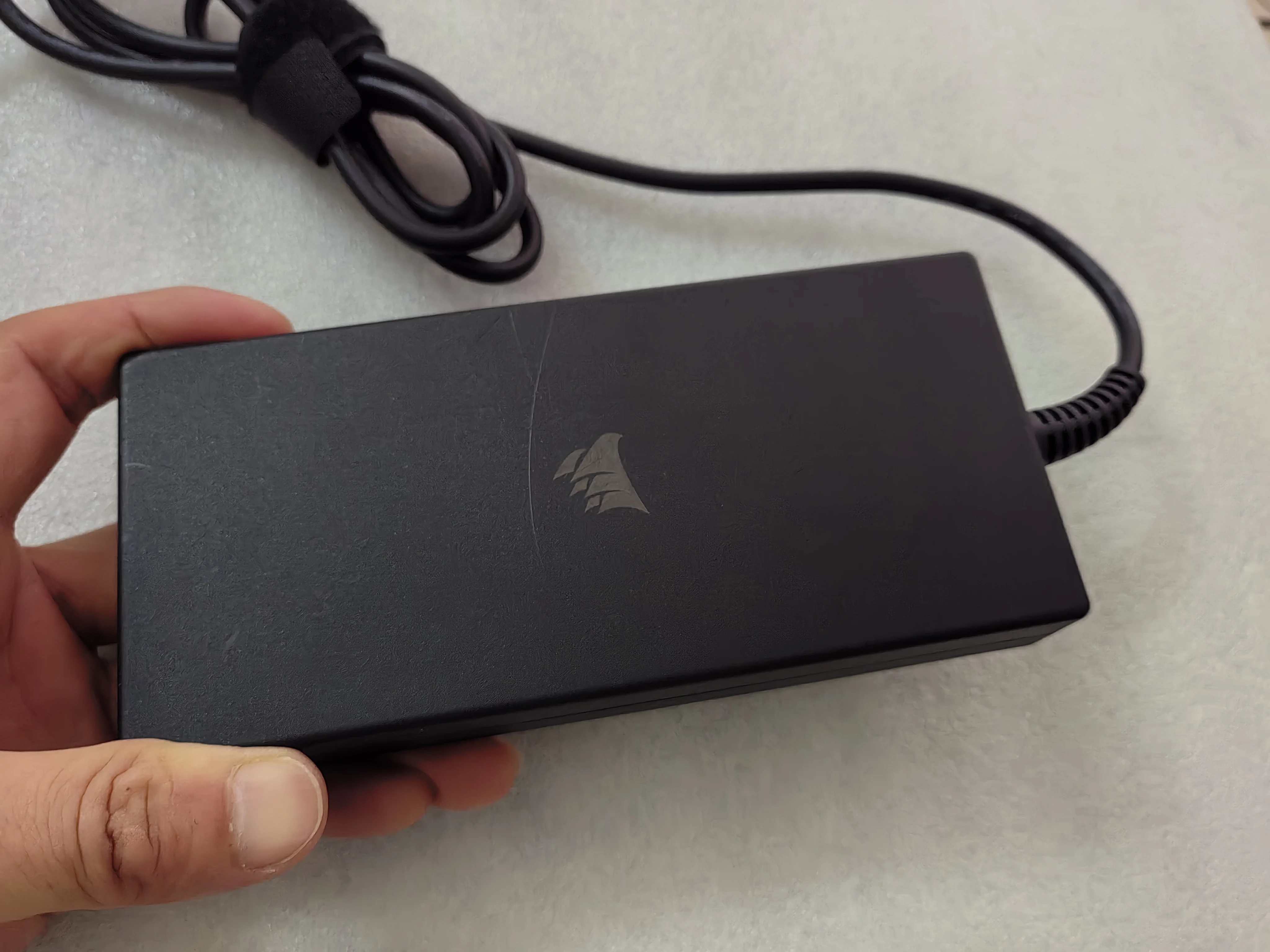 حقيقي سليم دلتا 20 فولت 12A ADP-20EB D 5.5 مللي متر 240 واط محول التيار المتردد لأجهزة الكمبيوتر المحمول ThundeRobot S RTX5070TI 2025