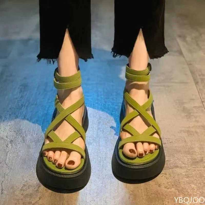 

Fashionable Thick Bottom Sponge Cake Bottom Sandals for Women's Summer Style Versatile Hollow Cross Fine Strap Zipper Sandals