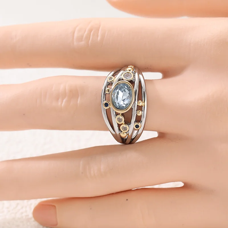 Women's Hollowed Out Wide Face Ring Multi Layered Staggered Design Inlay Synthetic Zircon Ring Banquet Party Jewelry Accessory