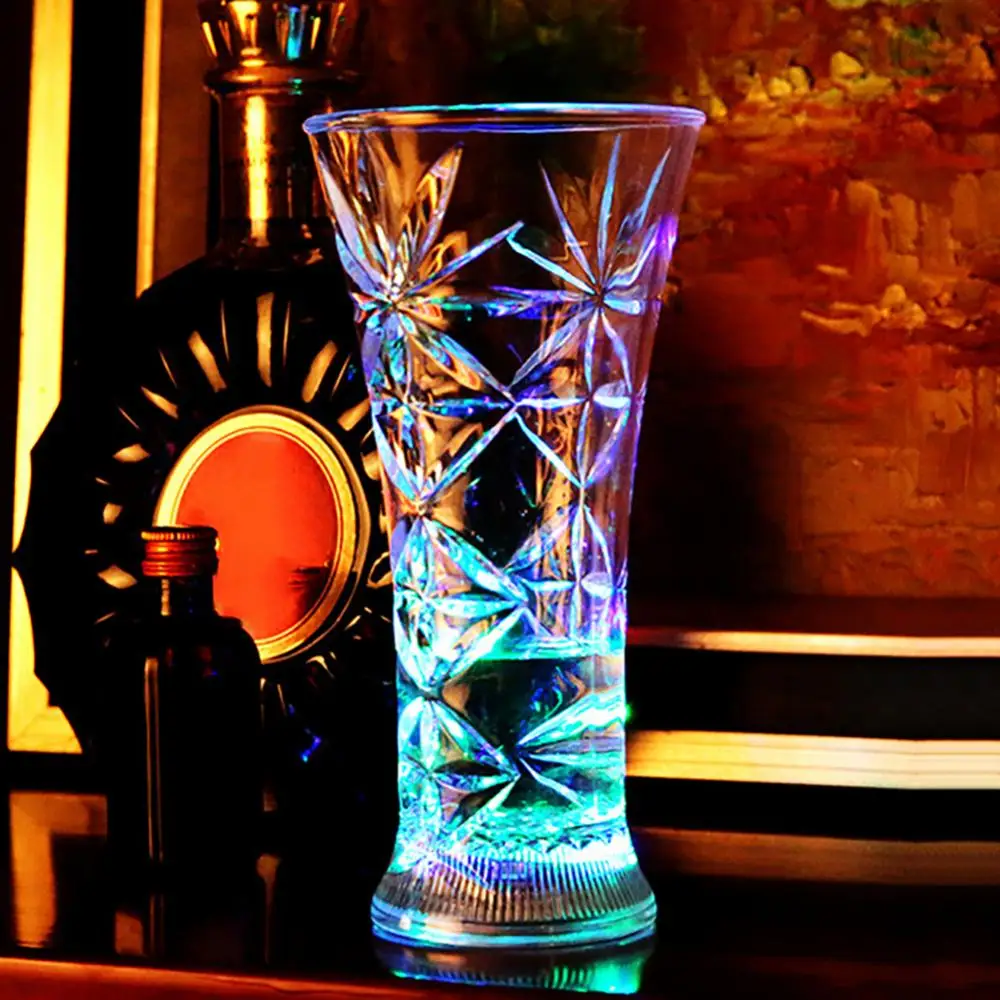 Color Changing Beer Cup LED Flashing Water Cup Light Up Beer Whisky Cup Mug Halloween Xmas Wedding Cup Milk Coffee Mug Drinkware