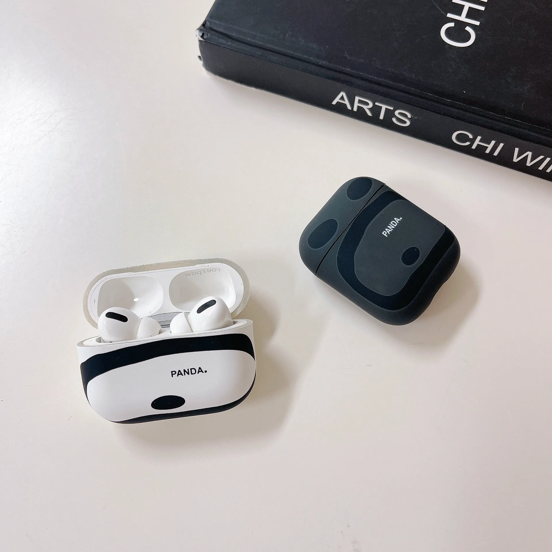 Matte Panda Printed Soft Silicone Protective Case For Apple AirPods 4 AirPods Pro 2 Minimalist Earbud Cover For Men