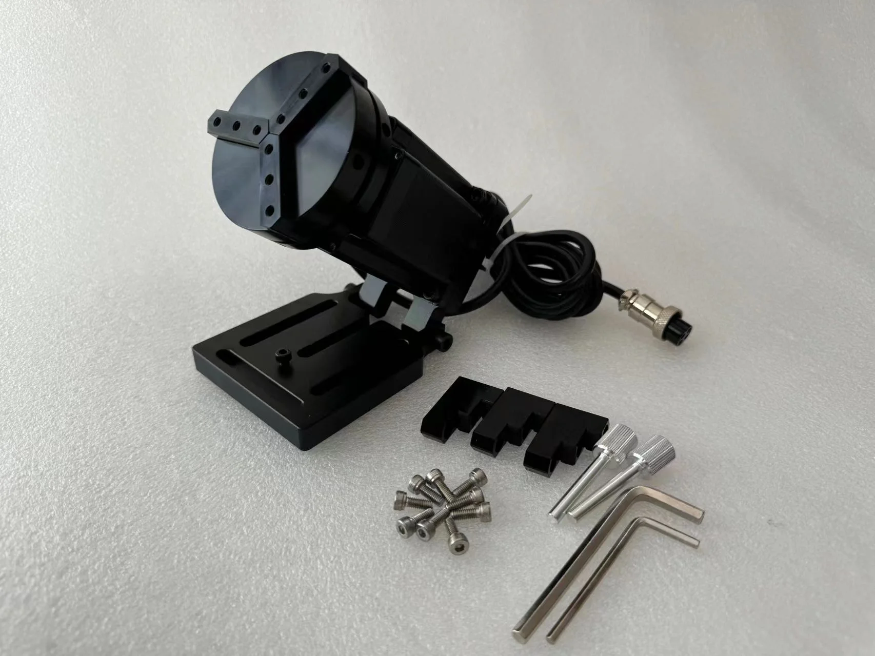 High Precision  Rotary Chuck 4th Axis for CO2 Fiber  Engraver Marking Machine Cylindrical Object Engraving